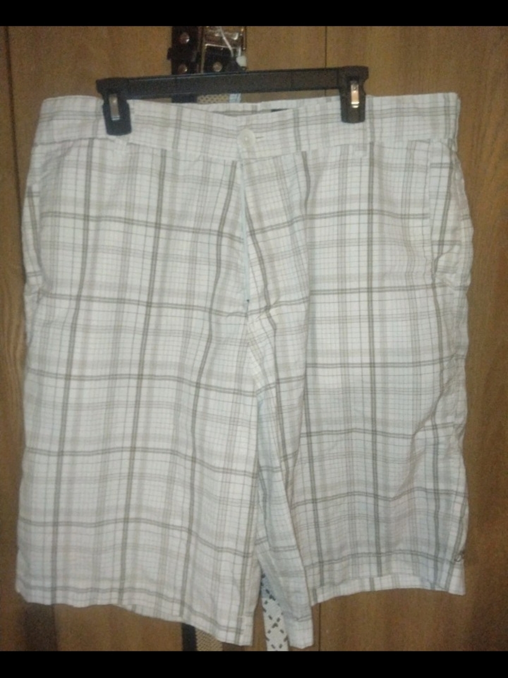 Billabong Men’s Plaid Cargo Shorts - White/Tan - 38